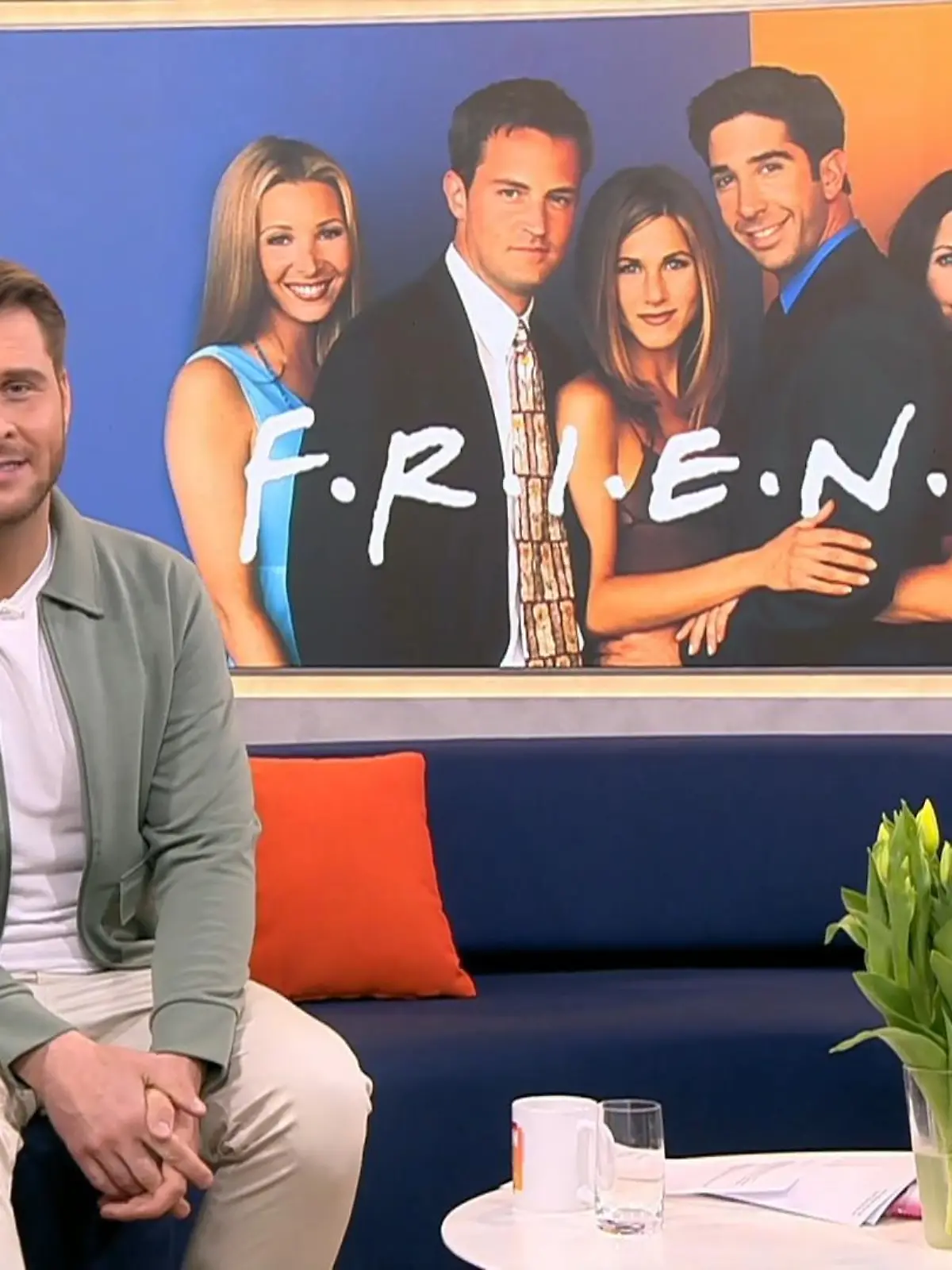 Bild zu: "Aniston, Cox & Co.: Tränenreiche "Friends"-Reunion"