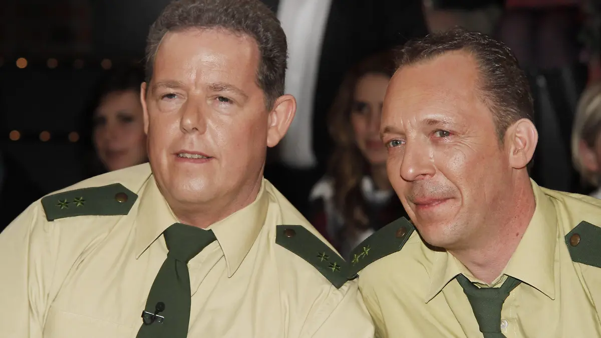 Bildnummer: 55232296 Datum: 04.04.2011 Copyright: imago/Strussfoto
Torsten Heim, Thomas Weinkauf, Toto & Harry (Polizeibeamte) Gast in der ZDF Talkshow MARKUS LANZ Hamburg 04.04.2011, Entertainment Kultur People TV Hamburg xo0x Polizei vdig xng 2011 quer
Bildnummer 55232296 Date 04 04 2011 Copyright Imago STRUSSFOTO Torsten Home Thomas Wine purchase Toto & Harry Police officers Guest in the ZDF Talk show Markus Lanz Hamburg 04 04 2011 Entertainment Culture Celebrities TV Hamburg xo0x Police vdig xng 2011 horizontal