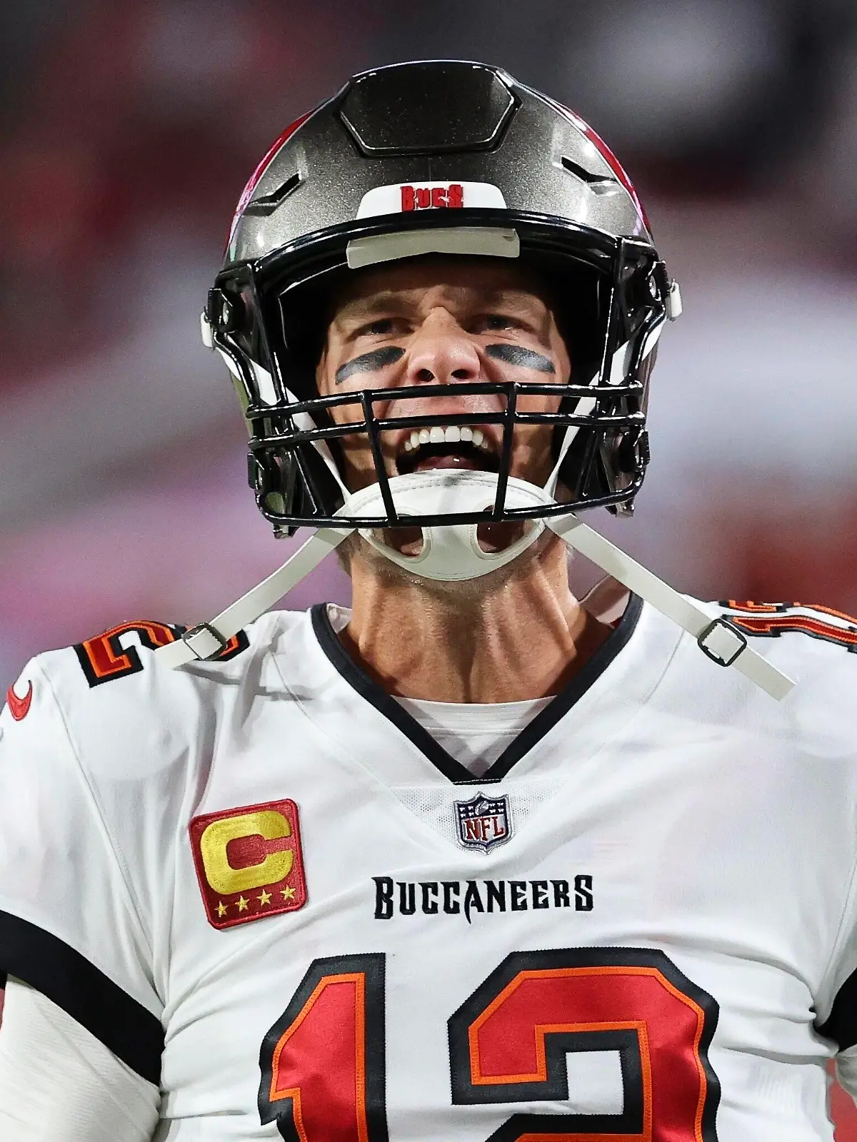  October 2, 2022, Tampa, Florida, USA: Tampa Bay Buccaneers quarterback Tom Brady 12 as he comes out onto the field and runs down to the opposite end zone and yells oeLet s Go to the fans before taking on the Kansas City Chiefs at Raymond James Stadium on Sunday, Oct. 2, 2022 in Tampa. Tampa USA - ZUMAs70_ 0170315911st Copyright: xDirkxShaddx