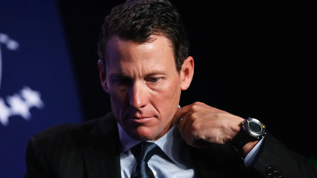Lance Armstrong, founder of the LIVESTRONG foundation, takes part in a special session regarding cancer in the developing world during the Clinton Global Initiative in New York in this September 22, 2010 file photo.  Lance Armstrong and his team ran the most sophisticated doping programme in sport according to the United States Anti-Doping Agency (USDA) which released its report on the case against the US Postal cycling team October 10, 2012.   REUTERS/Lucas Jackson/Files (UNITED STATES - Tags: POLITICS BUSINESS SPORT)