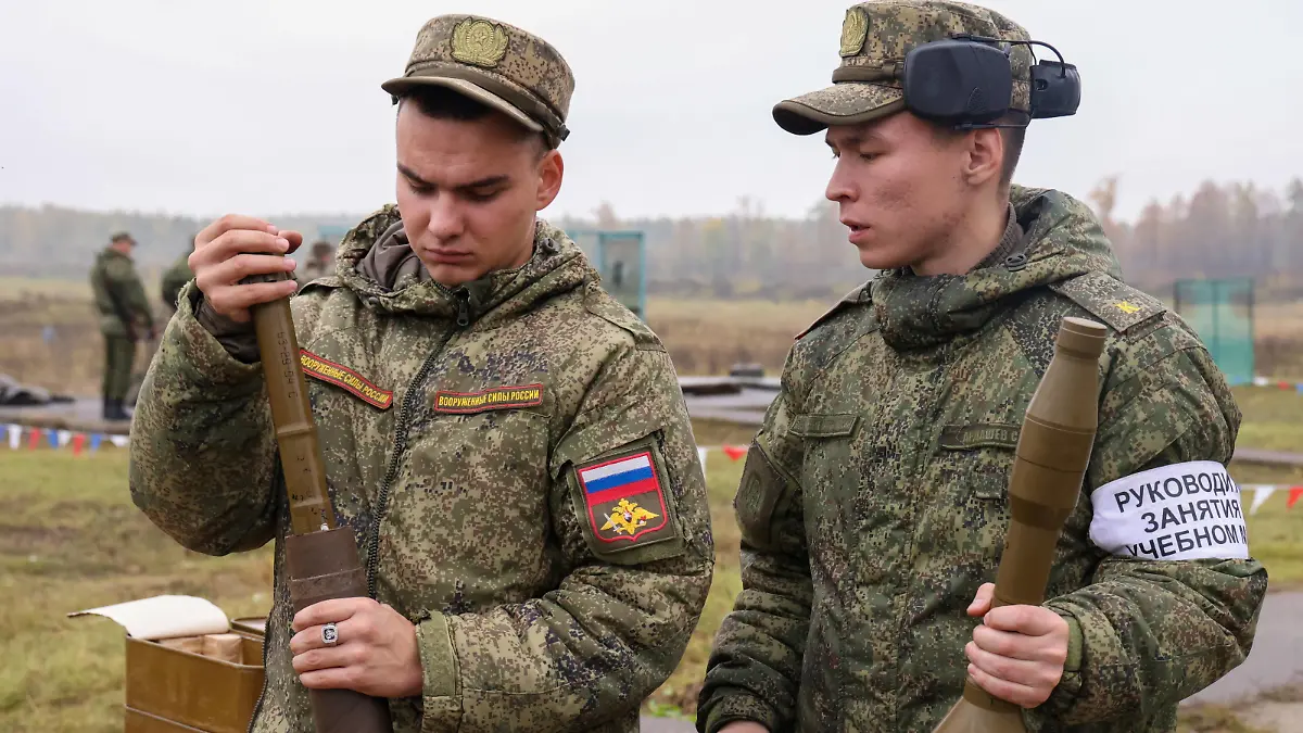  MOSCOW REGION, RUSSIA - OCTOBER 1, 2022: Mobilised Russian Army reservists are seen during a training session. Russian President Putin signed a decree on partial military mobilisation in Russia on 21 September 2022. Artyom Geodakyan/TASS PUBLICATIONxINxGERxAUTxONLY TS144BD5