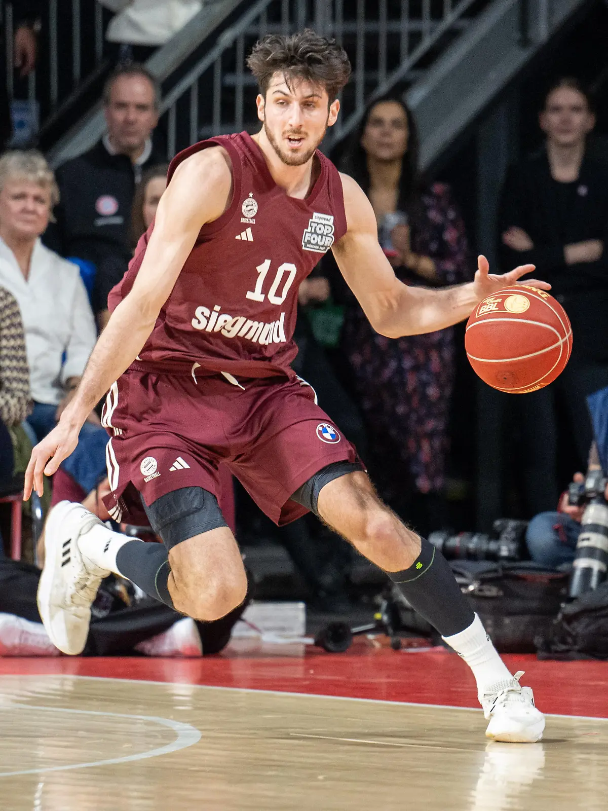 Leandro Bolmaro #10 (FC Bayern Basketball), FC Bayern Basketball vs. Ratiopharm Ulm, Basketball, BBL, Pokal Finale, 18.02.2024 / action press