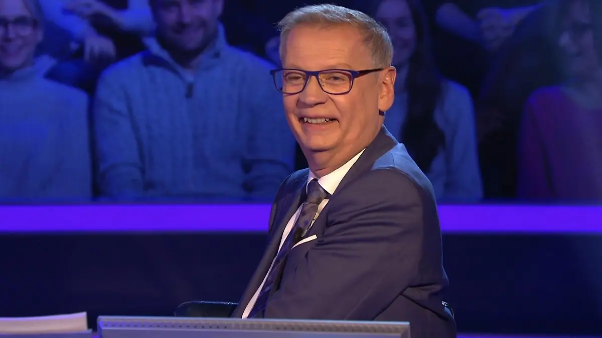 „Wer wird Millionär?“-Moderator Günther Jauch vergaloppiert sich und schickt die Lösung einfach mal vorweg.