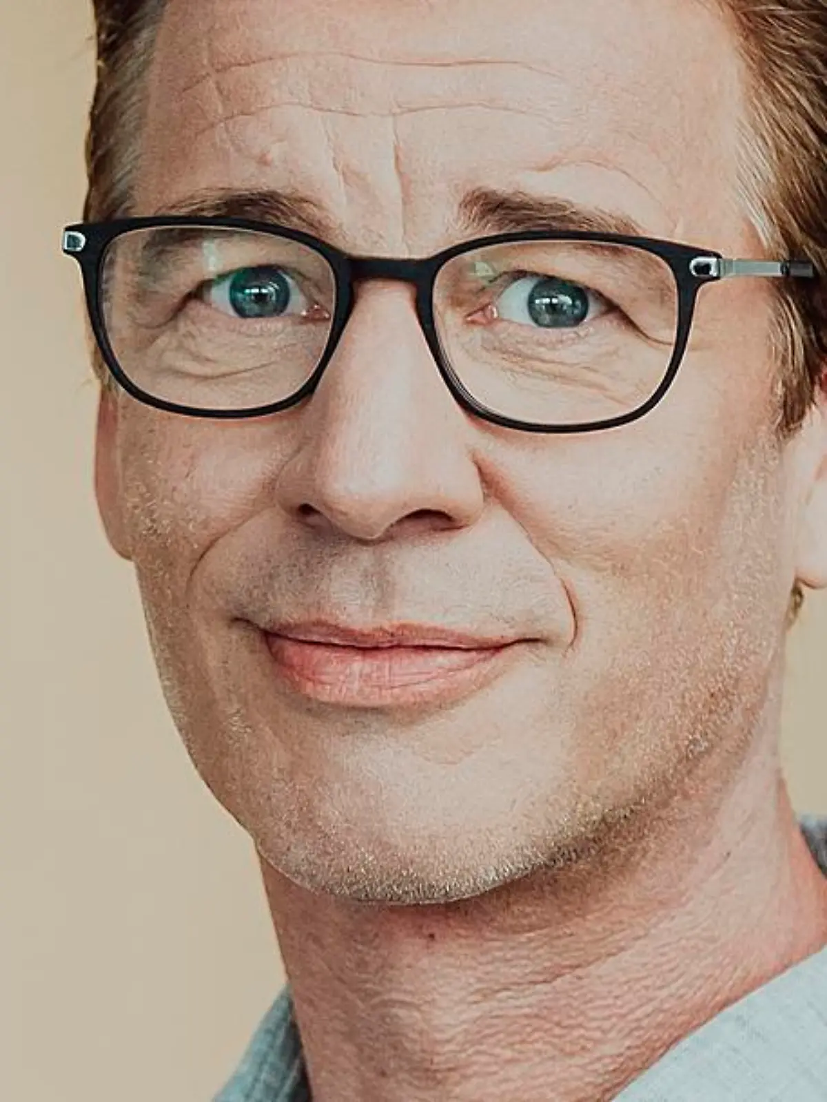 Lars Korten spielt "Christoph Lukowski"

Die Verwendung des sendungsbezogenen Materials ist nur mit dem Hinweis und Verlinkung auf TVNOW gestattet.