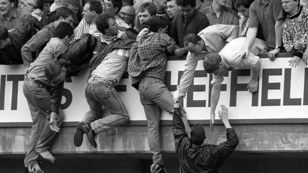 Am 15. April 1989 kamen bei einer Massenpanik im Hillsborough-Stadion von Sheffield 96 Menschen ums Leben. Foto: dpa