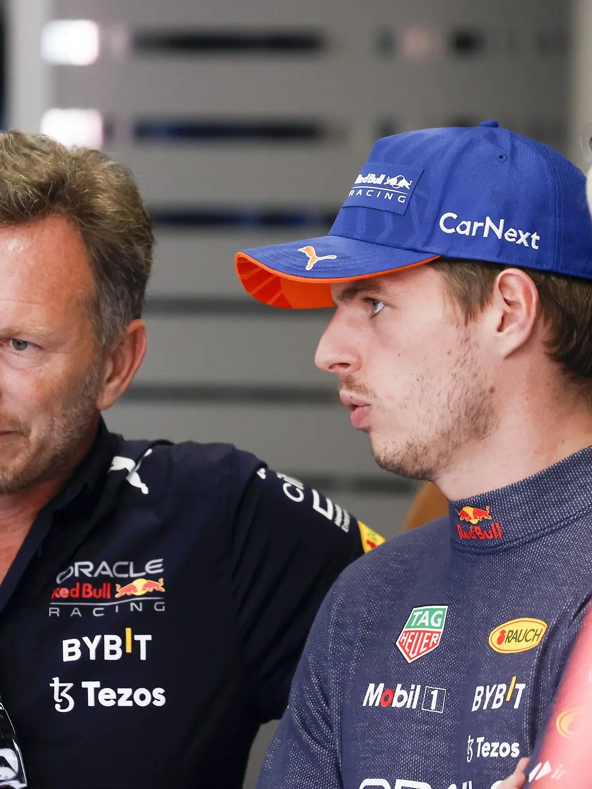  ZANDVOORT - Max Verstappen Red Bull Racing talks in the paddock with team boss Christian Horner during the 2nd free practice session ahead of the F1 Grand Prix of the Netherlands at Circuit van Zandvoort on September 2, 2022 in Zandvoort, Netherlands. ANP SEM VAN DER WAL F1 Grand Prix of The Netherlands - Practice 2 2022 xVIxANPxSportx/xxANPxIVx *** ZANDVOORT Max Verstappen Red Bull Racing talks in the paddock with team boss Christian Horner during the 2nd free practice session ahead of the F1 Grand Prix of the Netherlands at Circuit van Zandvoort on September 2, 2022 in Zandvoort, Netherlands ANP SEM VAN DER WAL F1 Grand Prix of The Netherlands Practice 2 2022 xVIxANPxSportx xxANPxIVx 453929830 originalFilename: 453929830.jpg