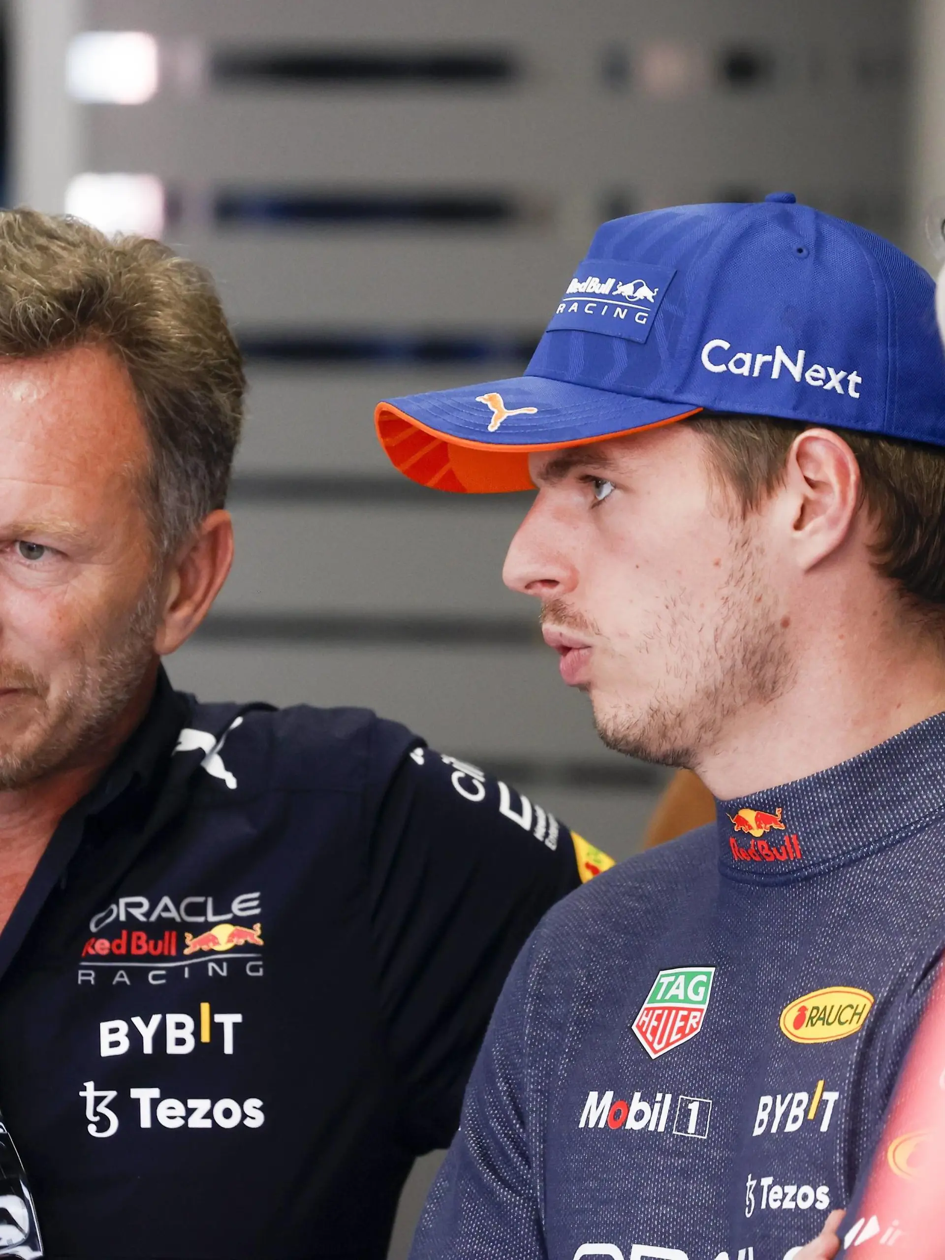  ZANDVOORT - Max Verstappen Red Bull Racing talks in the paddock with team boss Christian Horner during the 2nd free practice session ahead of the F1 Grand Prix of the Netherlands at Circuit van Zandvoort on September 2, 2022 in Zandvoort, Netherlands. ANP SEM VAN DER WAL F1 Grand Prix of The Netherlands - Practice 2 2022 xVIxANPxSportx/xxANPxIVx *** ZANDVOORT Max Verstappen Red Bull Racing talks in the paddock with team boss Christian Horner during the 2nd free practice session ahead of the F1 Grand Prix of the Netherlands at Circuit van Zandvoort on September 2, 2022 in Zandvoort, Netherlands ANP SEM VAN DER WAL F1 Grand Prix of The Netherlands Practice 2 2022 xVIxANPxSportx xxANPxIVx 453929830 originalFilename: 453929830.jpg