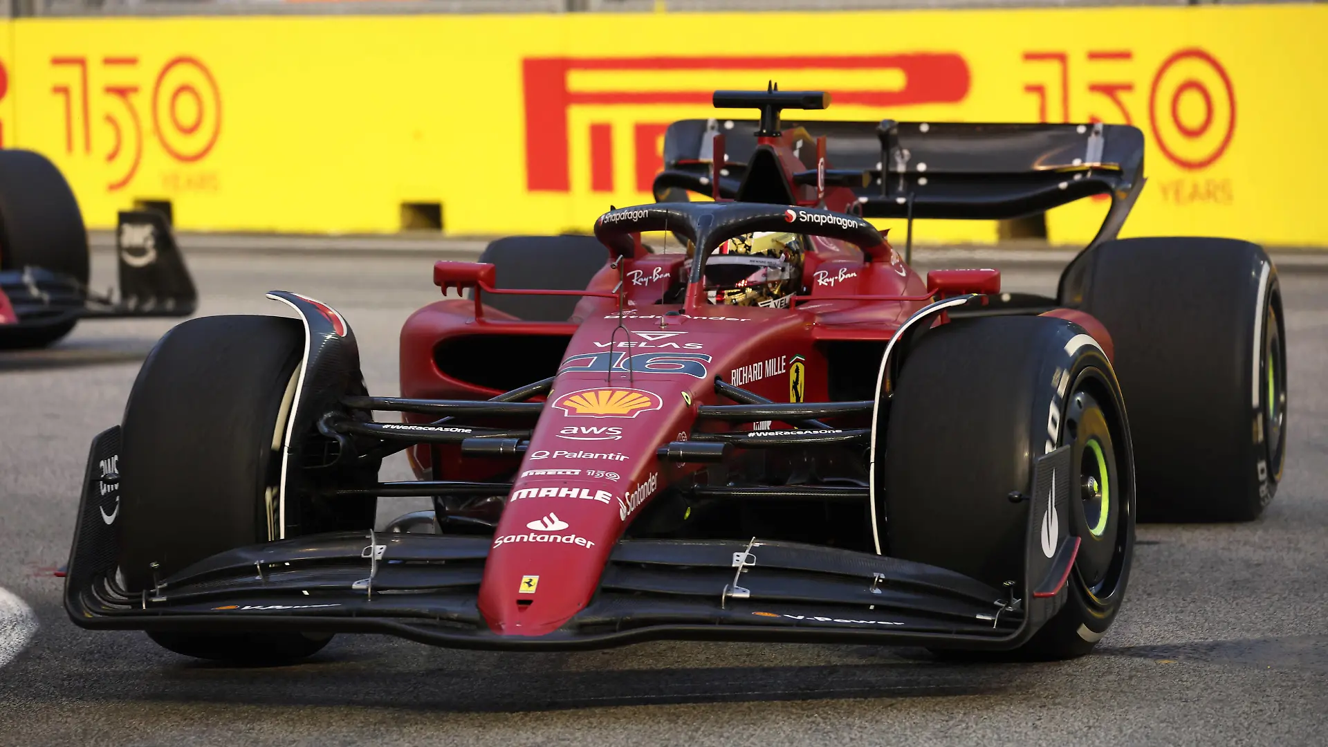 Formula 1 2022: Singapore GP MARINA BAY STREET CIRCUIT, SINGAPORE - SEPTEMBER 30: Charles Leclerc, Ferrari F1-75 during the Singapore GP at Marina Bay Street Circuit on Friday September 30, 2022 in Singapore, Singapore. Photo by Glenn Dunbar / LAT Images Images PUBLICATIONxINxGERxSUIxAUTxHUNxONLY F12217_103707177A5541