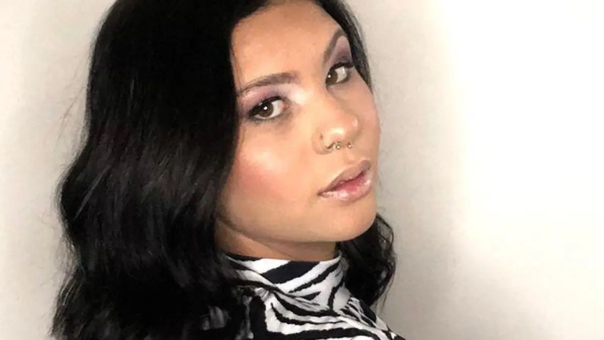 Tayane Caldas nevor ihr Ex-Freund ihr Gesicht mit einem Tattoo entstellt hat.