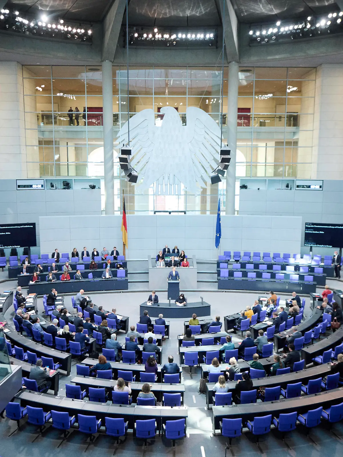  Plenarsitzung im Bundestag in Berlin Christian Lindner Bundesminister der Finanzen, Vizekanzler, FDP während der Sitzung des Deutschen Bundestags am 30.09.2022 in Berlin. Berlin Bundestag Berlin Deutschland *** Plenary session in the Bundestag in Berlin Christian Lindner Federal Minister of Finance, Vice Chancellor, FDP during the session of the German Bundestag on 30 09 2022 in Berlin Berlin Bundestag Berlin Germany