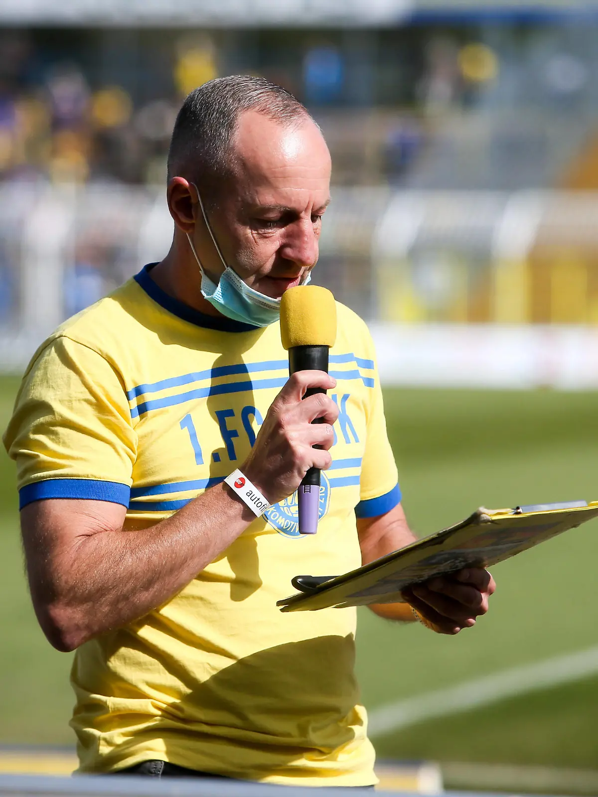  Leipzig, 19.09.2020, Bruno-Plache-Stadion, Fußball, Männer, Regionalliga Nordost, 6. Spieltag , 1.FC Lokomotive Leipzig - Chemnitzer FC 1:1 1:0 , Im Bild v.l.: Lok Stadionsprecher Mirko Linke , *** Leipzig, 19 09 2020, Bruno Plache stadium, football, men, regional league north-east, 6 matchday, 1 FC locomotive Leipzig Chemnitzer FC 1 1 1 0 , In the picture v l locomotive stadium speaker Mirko Linke ,