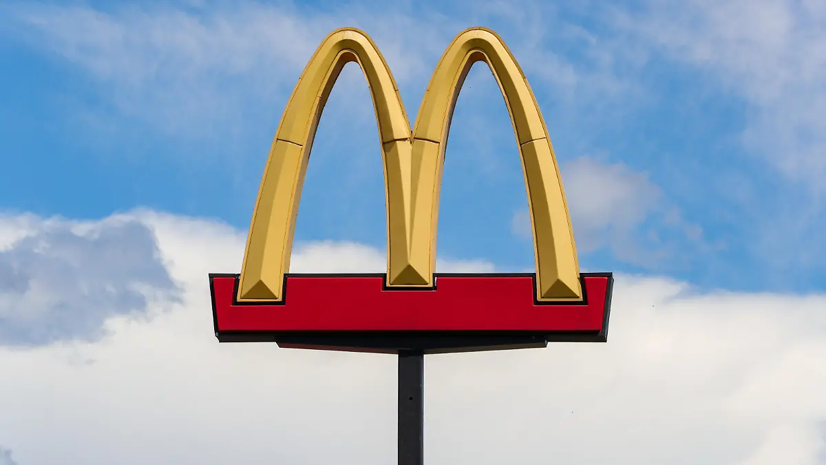 August 18, 2022, Bloomsburg, United States: The McDonald's logo is seen above the restaurant in Bloomsburg. (Credit Image: © Paul Weaver/SOPA Images via ZUMA Press Wire