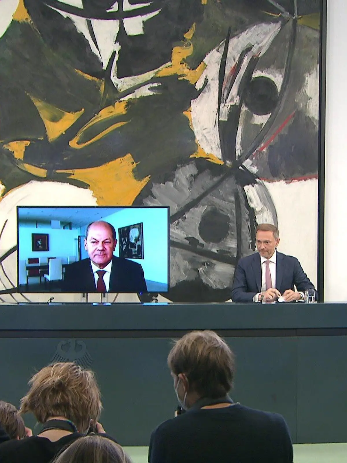 Bundesregierung zu Schutzschirm.