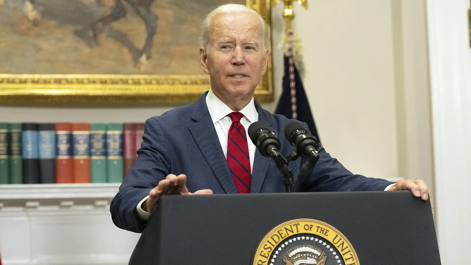 United States President Joe Biden delivers remarks on the DISCLOSE Act, which would require organizations spending money in elections, including super PACs and 501c4 dark money groups, to promptly disclose donors who have given $10,000 or more during an election cycle, in the Roosevelt Room of the White House in Washington, DC on Tuesday, September 20, 2022. PUBLICATIONxINxGERxSUIxAUTxHUNxONLY WAX20220920853 RonxSachs