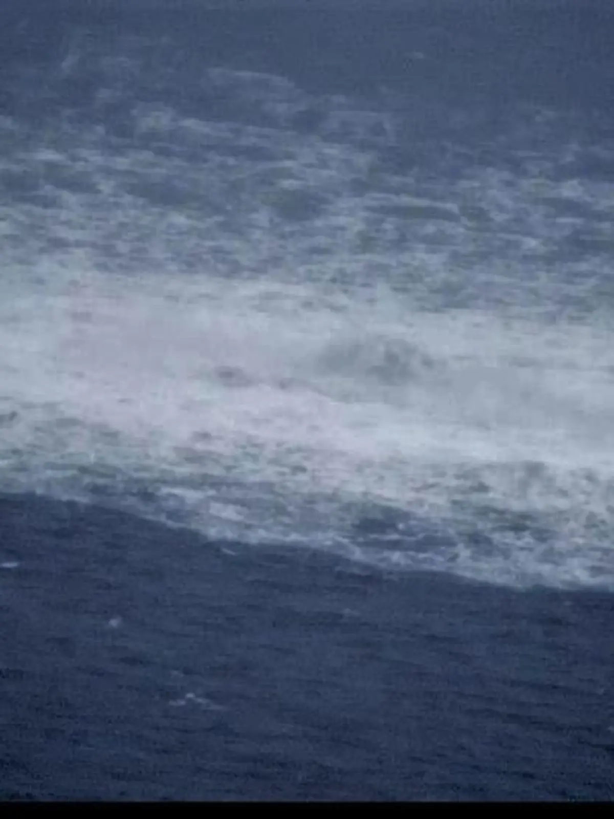 HANDOUT - 27.09.2022, Schweden, -: Das Nord Stream 1-Gasleck in der Ostsee, fotografiert aus einem Flugzeug der schwedischen Küstenwache. Die Europäische Union hält Sabotage als Ursache für die Lecks an den Gas-Pipelines Nord Stream 1 und 2 für wahrscheinlich und hat mit Gegenmaßnahmen gedroht. Foto: Swedish Coast Guard/dpa - ACHTUNG: Nur zur redaktionellen Verwendung im Zusammenhang mit der aktuellen Berichterstattung und nur mit vollständiger Nennung des vorstehenden Credits +++ dpa-Bildfunk +++