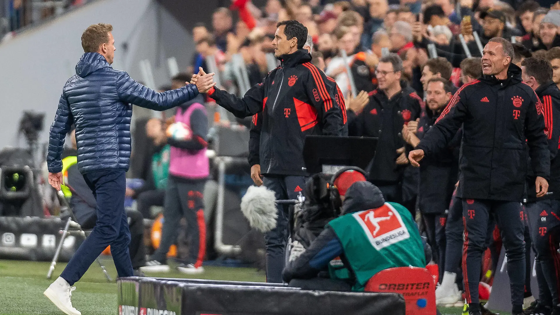 Julian Nagelsmann FC Bayern Muenchen, Chef-Trainer nach Tor zum 1:0 durch Leroy Sane FC Bayern Muenchen, 10, GER, FC Bayern Muenchen FCB vs. Bayer 04 Leverkusen, Fussball, Bundesliga, 08. Spieltag, Spielzeit 2022/2023, 30.09.2022, DFB/DFL regulations prohibit any use of photographs as image sequences and/or quasi-video., GER, FC Bayern Muenchen FCB vs. Bayer 04 Leverkusen, Fussball, Bundesliga, 08. Spieltag, Spielzeit 2022/2023, 30.09.2022 Muenchen *** Julian Nagelsmann FC Bayern Muenchen, head coach after goal to 1 0 by Leroy Sane FC Bayern Muenchen, 10 , GER, FC Bayern Muenchen FCB vs Bayer 04 Leverkusen, Football, Bundesliga, 08 Spieltag, Spielzeit 2022 2023, 30 09 2022, DFB DFL regulations prohibit any use of photographs as image sequences and or quasi video , GER, FC Bayern Muenchen FCB vs Bayer 04 Leverkusen, Football, Bundesliga, 08 Spieltag, Spielzeit 2022 2023, 30 09 2022 Muenchen Copyright: xSaschaxWaltherx EP_EER