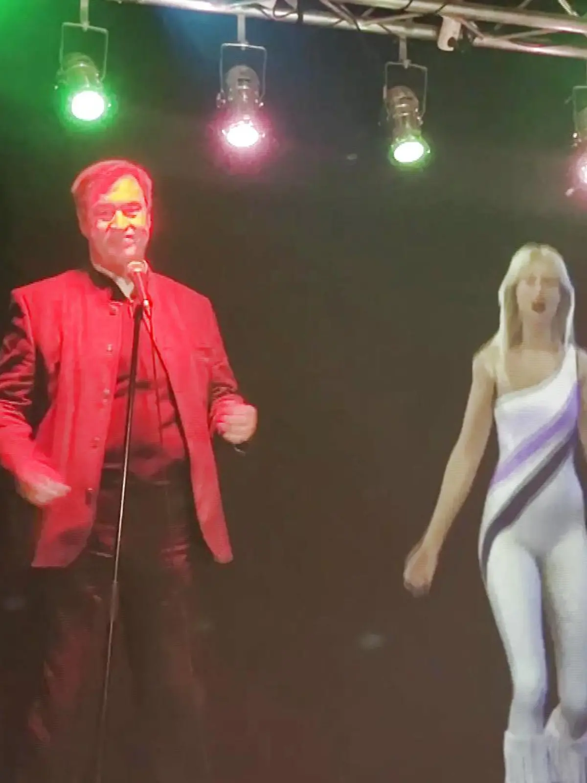 Markus Söder (CSU) tanzt zu Dancing Queen in Stockholm.