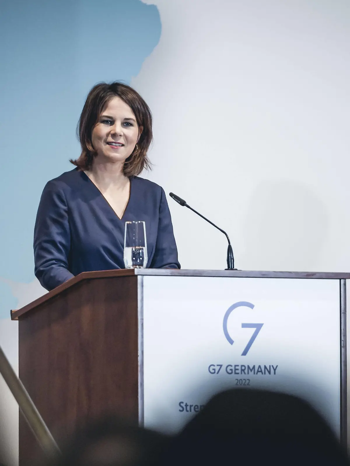  Bundesaussenministerin Annalena Baerbock Buendnis 90 Die Gruenen im Rahmen der G7 Veranstaltung -Strengthening Democracy-. Berlin, 26.09.2022. Berlin Deutschland *** German Foreign Minister Annalena Baerbock Buendnis 90 Die Gruenen at the G7 event Strengthening Democracy Berlin, 26 09 2022 Berlin Germany Copyright: xXanderxHeinlx