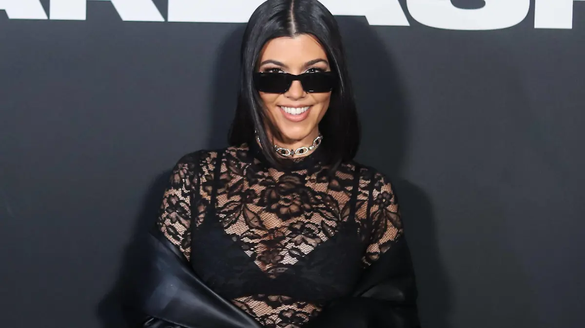  Boohoo X Kourtney Kardashian Barker Fashion Show American media personality Kourtney Kardashian attends the Boohoo X Kourtney Kardashian Barker Fashion Show during New York Fashion Week NYFW held at The High Line on September 13, 2022 in Manhattan, New York City, New York, United States. The High Line, Manhattan, New York City, New York New York United States PUBLICATIONxNOTxINxFRA Copyright: xImagexPressxAgencyx originalFilename: collin-boohooxk220914_np5Vj.jpg