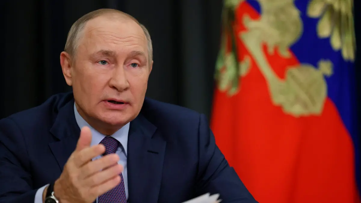 HANDOUT - 27.09.2022, Russland, Sochi: Das von der staatlichen russischen Nachrichtenagentur Sputnik via AP veröffentlichte Bild zeigt den russischen Präsidenten Wladimir Putin, während er an einem Treffen über landwirtschaftliche Fragen per Videokonferenz in der Bocharov Ruchei Residenz teilnimmt. Foto: Gavriil Grigorov/Pool Sputnik Kremlin/AP/dpa - ACHTUNG: Nur zur redaktionellen Verwendung im Zusammenhang mit der aktuellen Berichterstattung und nur mit vollständiger Nennung des vorstehenden Credits +++ dpa-Bildfunk +++