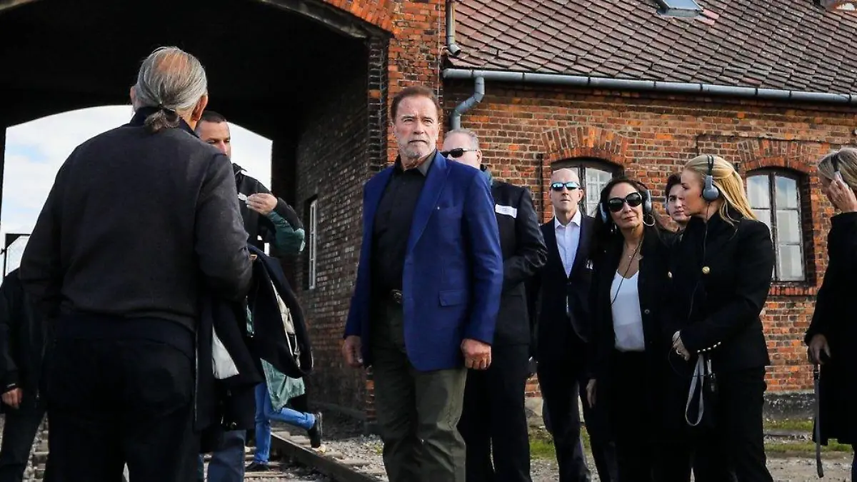 Arnold Schwarzenegger: Spruch im Auschwitz-Gästebuch sorgt für Kritik