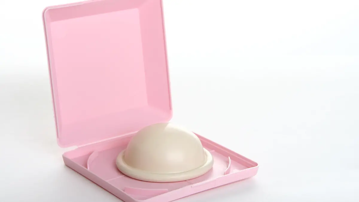 Mit dem Diaphragma als Verhütungsmethode können Frauen relativ sicher eine Schwangerschaft verhindern