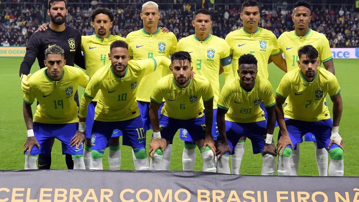 LE HAVRE - back lr Brasil goalkeeper Alisson , Marquinhos of Brasil, Richarlison of Brasil, Thiago Silva of Brasil, Casimiro of Brasil, Eder Militao of Brasil front lr Raphinha of Brasil, Neymar Junior of Brasil, Alex Telles of Brasil, Vinicius junior of Brasil, Lucas Paqueta of Brasil during the International Friendly, Länderspiel, Nationalmannschaft Match between Brazil and Ghana at Stade Oceane on September 23, 2022 in Le Havre, France. ANP Dutch Height Gerrit van Keulen International Friendly 2022/2023 xVIxANPxSportx/xGerritxvanxKeulenxIVx *** LE HAVRE back lr Brasil goalkeeper Alisson , Marquinhos of Brasil, Richarlison of Brasil, Thiago Silva of Brasil, Casimiro of Brasil, Eder Militao of Brasil front lr Raphinha of Brasil, Neymar Junior of Brasil, Alex Telles of Brasil, Vinicius junior of Brasil, Lucas Paqueta of Brasil during the International Friendly Match between Brazil and Ghana at Stade Oceane on September 23, 2022 in Le Havre, France ANP Dutch Height Gerrit van Keulen International Friendly 2022 2023 xVIxANPxSportx xGerritxvanxKeulenxIVx 455420461 originalFilename: 455420461.jpg 