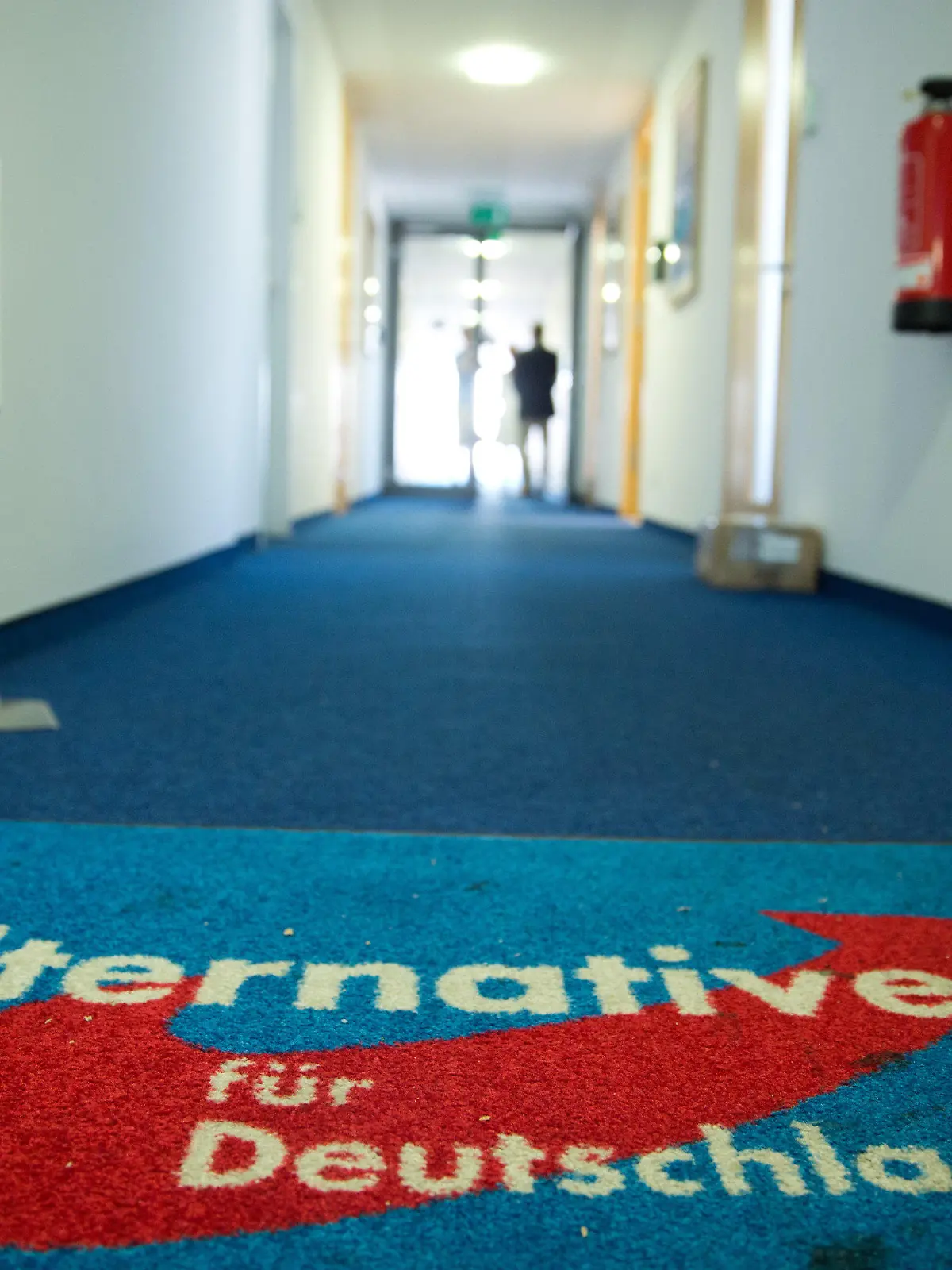 ARCHIV - 24.06.2016, Berlin: Blick in die Bundesgeschäftsstelle der Alternative für Deutschland (AfD). Die Berliner Staatsanwaltschaft hat am Mittwoch nach Angaben der AfD die Räume ihrer Bundesgeschäftsstelle in Berlin durchsucht. Einem Parteisprecher zufolge geht es dabei vor allem um ein Ermittlungsverfahren gegen den ehemaligen Parteivorsitzenden Meuthen im Zusammenhang mit früheren Rechenschaftsberichten. Foto: picture alliance / dpa +++ dpa-Bildfunk +++