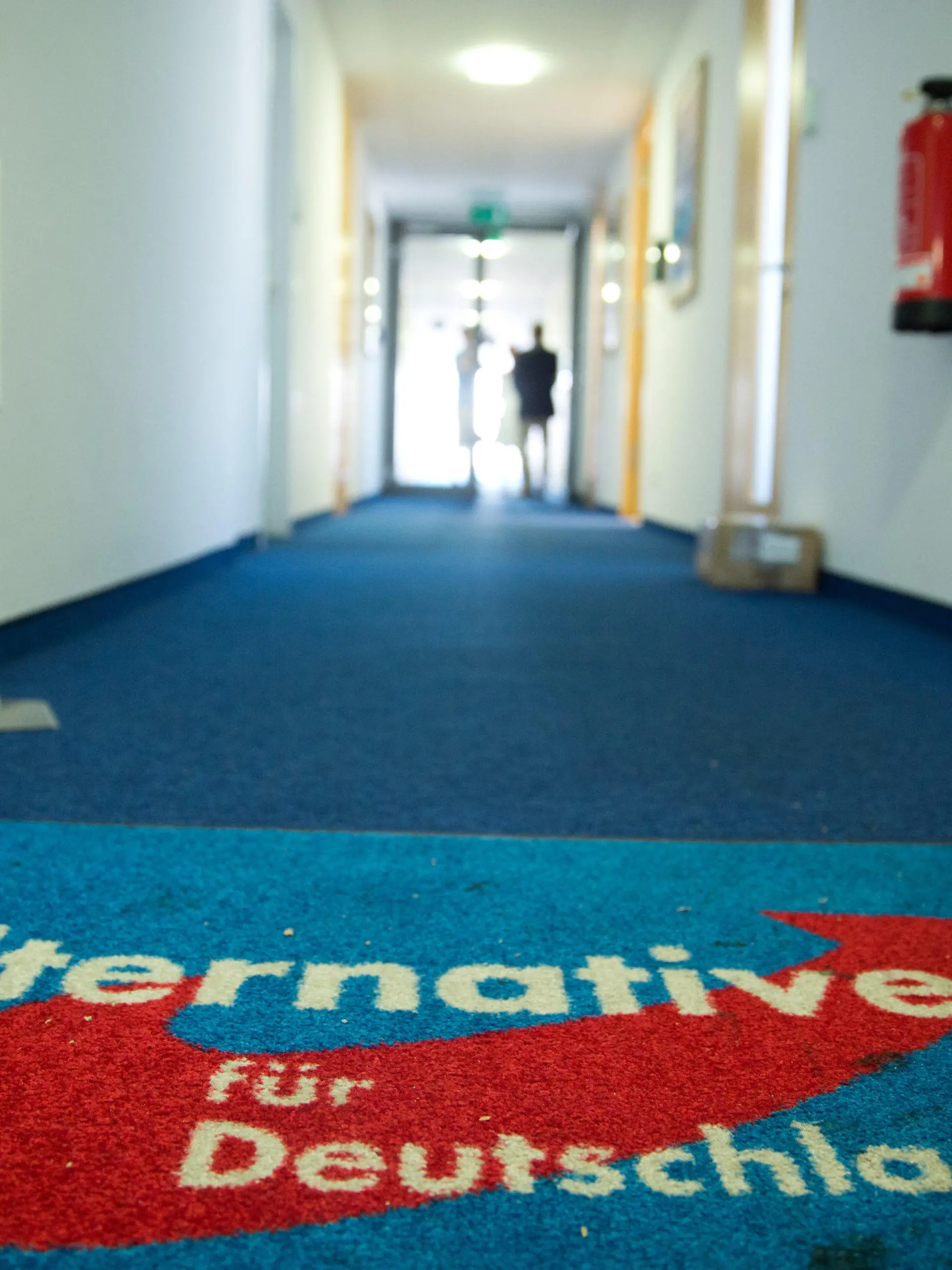 ARCHIV - 24.06.2016, Berlin: Blick in die Bundesgeschäftsstelle der Alternative für Deutschland (AfD). Die Berliner Staatsanwaltschaft hat am Mittwoch nach Angaben der AfD die Räume ihrer Bundesgeschäftsstelle in Berlin durchsucht. Einem Parteisprecher zufolge geht es dabei vor allem um ein Ermittlungsverfahren gegen den ehemaligen Parteivorsitzenden Meuthen im Zusammenhang mit früheren Rechenschaftsberichten. Foto: picture alliance / dpa +++ dpa-Bildfunk +++