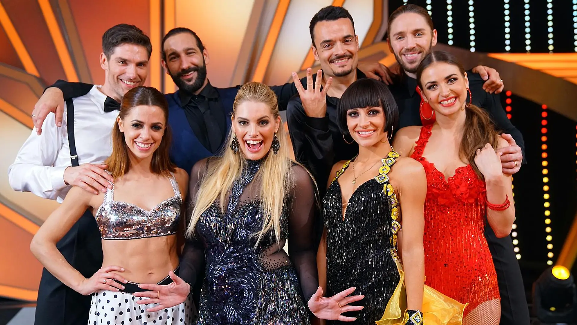 Diese vier Paare sind im Halbfinale am 02. Juni 2017 wieder dabei
Verwendung der Bilder für Online-Medien ausschließlich mit folgender Verlinkung:"Alle Infos zu "Let´s Dance" im Special bei RTL.de: http://www.rtl.de/cms/sendungen/lets-dance.html