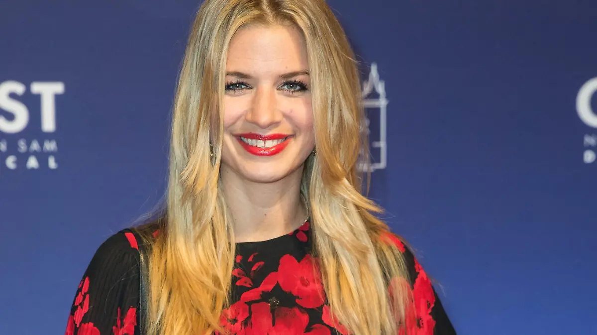Premiere of "Ghost - The Musical" at Theater des Westens in Berlin

Featuring: Susan Sideropoulos
Where: Berlin, Germany
When: 07 Dec 2017
Credit: AEDT/WENN.com