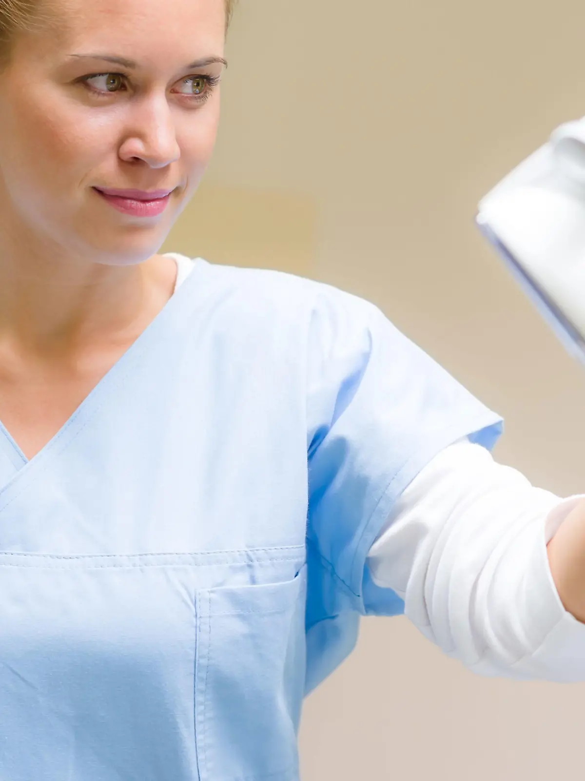 Krankenschwester bei der Arbeit