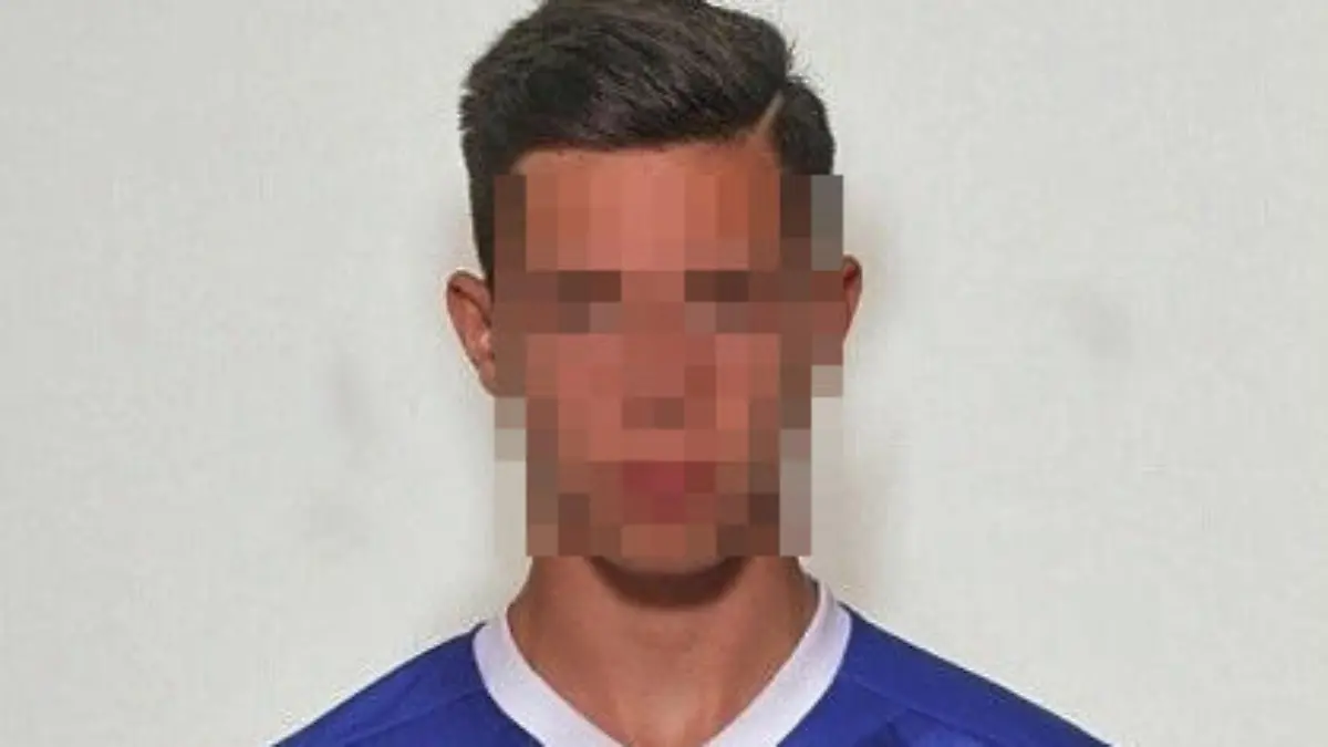 HANDOUT - HANDOUT - Mit diesem Foto fahndet die Polizei nach einem 18-Jährigen. Eine Gruppe junger Männer soll im Ruhrgebiet mehrere minderjährige Schülerinnen vergewaltigt haben. Drei Verdächtige im Alter von 19 bis 23 Jahren sitzen bereits in Untersuchungshaft, wie die Polizei Essen am Mittwoch mitteilte. Die Ermittler werfen ihnen unter anderem Vergewaltigung, versuchte Vergewaltigung und sexuelle Nötigung vor. Nach einem 18-Jährigen wird gefahndet. Foto: Polizei Essen - ACHTUNG: Verwendung nur bis zum Ende der Öffentlichkeitsfahndung der Polizei +++ dpa-Bildfunk +++