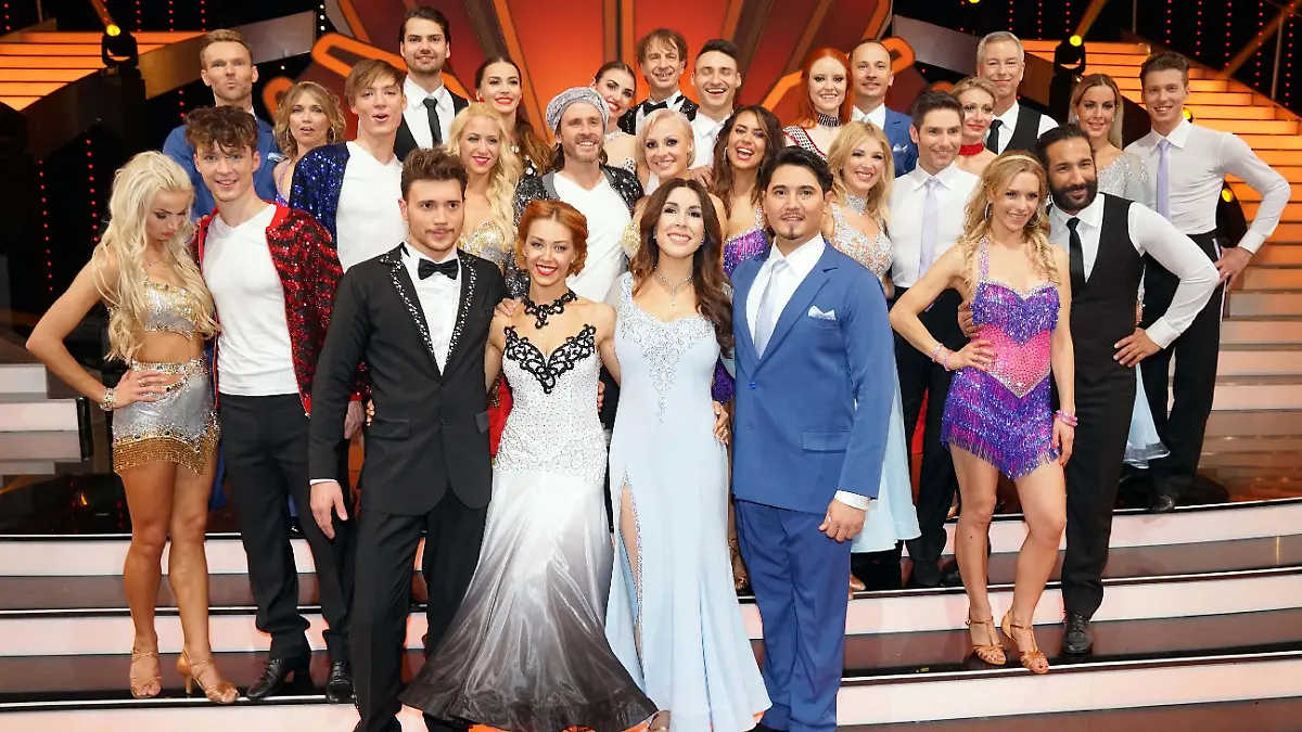 Mit diesen 14 Paaren startet am 16. März 2018 die elfte Staffel von "Let´s Dance".
Verwendung der Bilder für Online-Medien ausschließlich mit folgender Verlinkung:'Alle Infos zu 'Let's Dance' im Special bei RTL.de: http://www.rtl.de/cms/sendungen/lets-dance.html