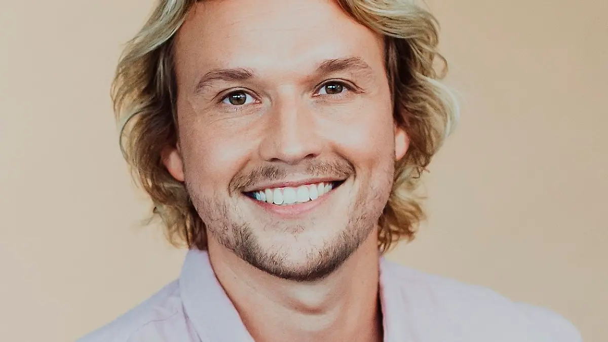 Christopher Kohn spielt "Finn Albrecht"

Die Verwendung des sendungsbezogenen Materials ist nur mit dem Hinweis und Verlinkung auf TVNOW gestattet.