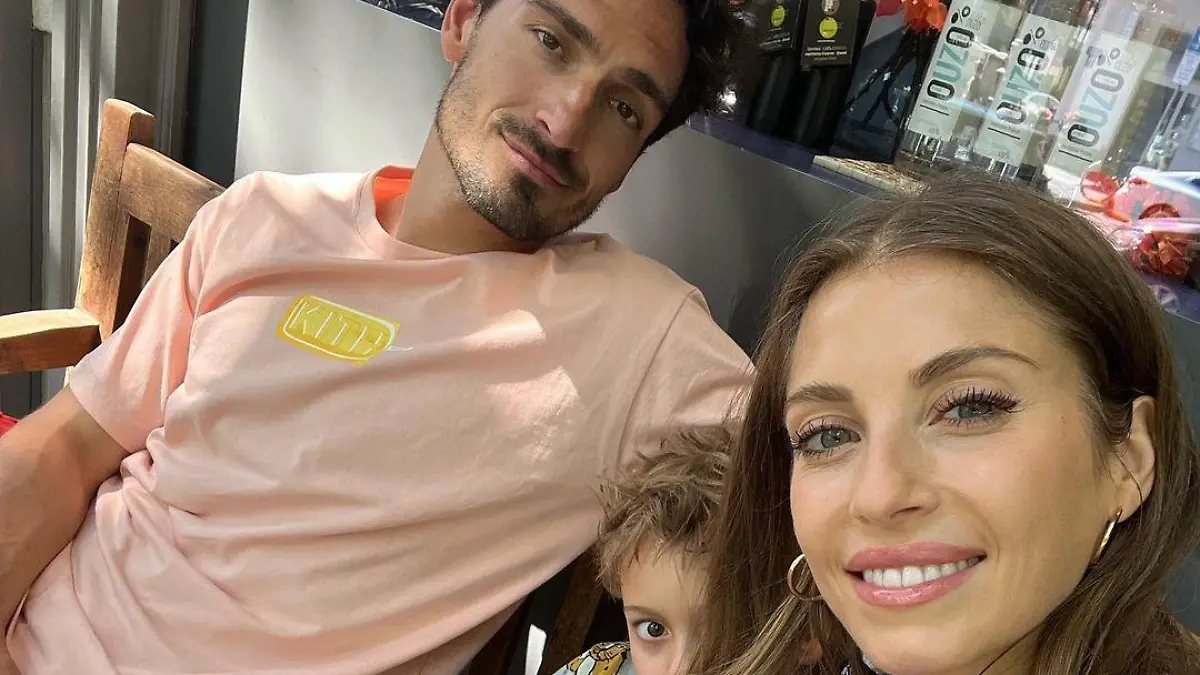 Cathy Hummels mit Ehemann Mats und Söhnchen Ludwig