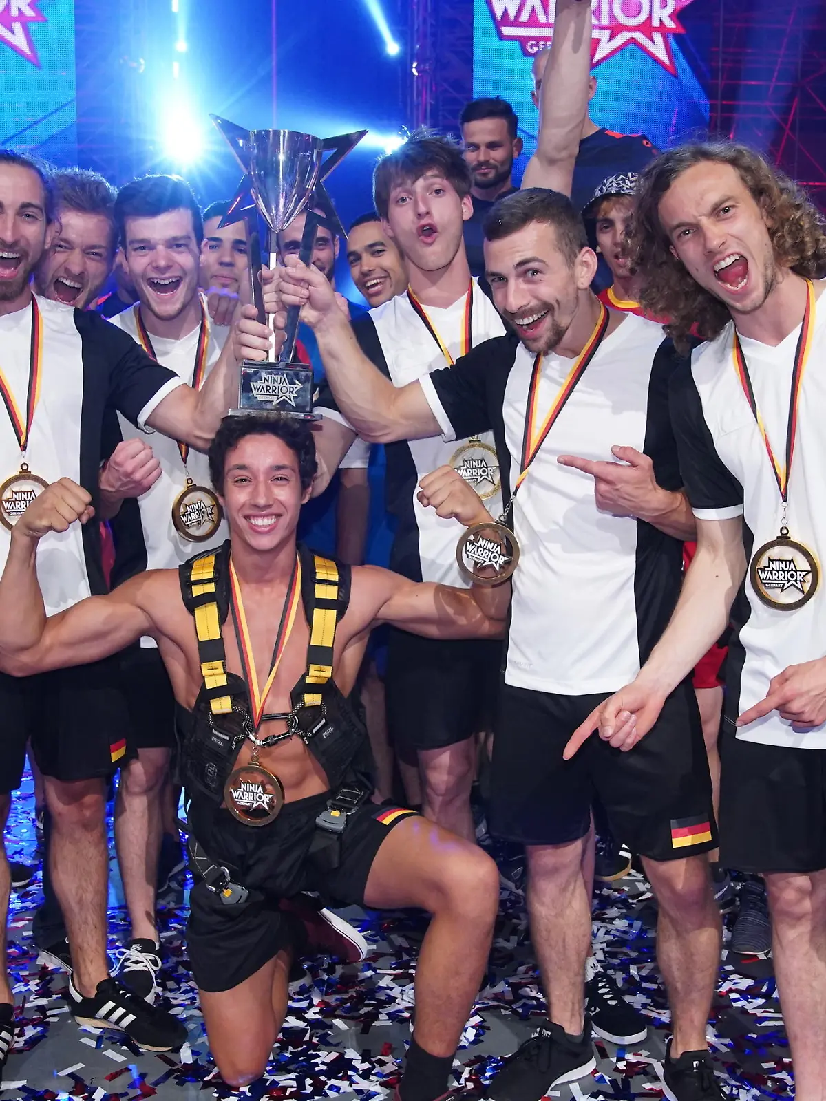 BU: Der Athlet René Casselly (unten) hat im Finale des 4 Nationen-Specials den Mount Midoriyama am schnellsten bezwungen und damit den Sieg für das deutsche Team geholt. 
BB: Foto: MG RTL D / Stefan Gregorowius, Finale, AZ 31.05.2018