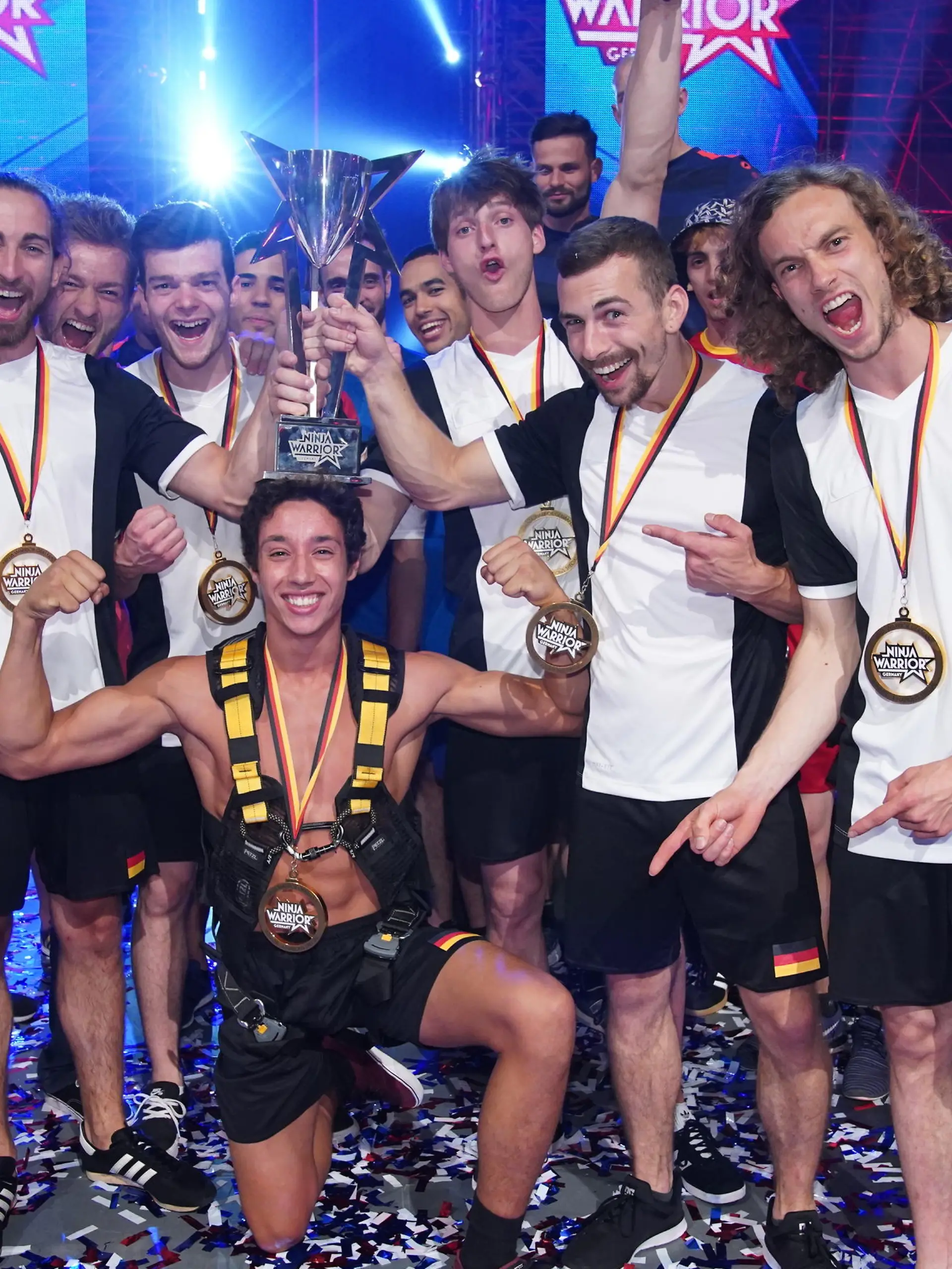 BU: Der Athlet René Casselly (unten) hat im Finale des 4 Nationen-Specials den Mount Midoriyama am schnellsten bezwungen und damit den Sieg für das deutsche Team geholt. 
BB: Foto: MG RTL D / Stefan Gregorowius, Finale, AZ 31.05.2018
