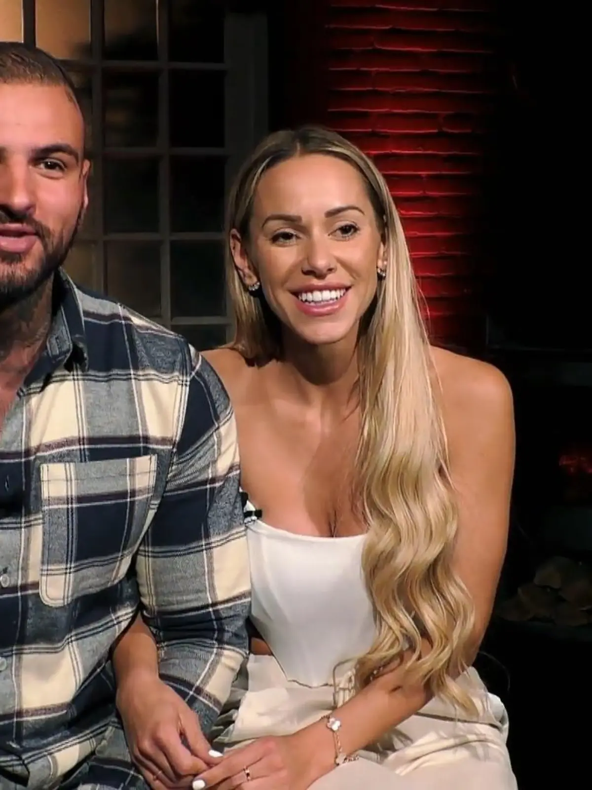 Bild zu: "Diogo Sangre & Vanessa Mariposa im Sommerhaus 2022"