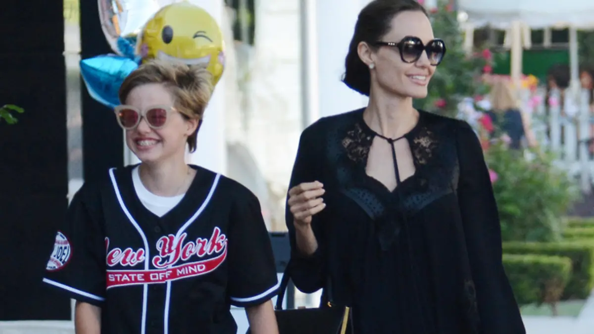 Angelina Jolie and two of her children, Shiloh and Zahara, make a stop at Kitson Store in Los Angeles, CA.

Pictured: Angelina Jolie
Ref: SPL5017802 210818 NON-EXCLUSIVE
Picture by: SplashNews.com

Splash News and Pictures
Los Angeles: 310-821-2666
New York: 212-619-2666
London: 0207 644 7656
Milan: +39 02 4399 8577
Sydney: +61 02 9240 7700
photodesk@splashnews.com

World Rights, No France Rights
