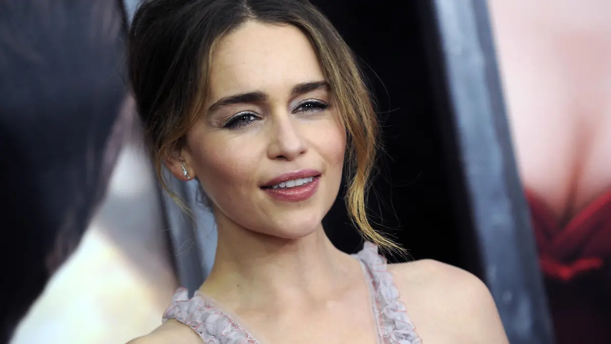 Emilia Clarke attends the 'Me Before You' world premiere at AMC Loews Lincoln Square 13 theater on May 23, 2016 in New York City. | Verwendung weltweit