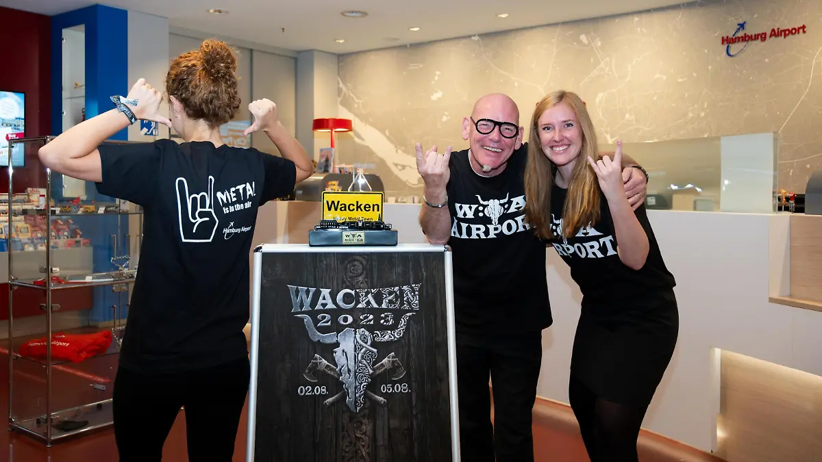 Aus dem Hamburg Airport wird alljährlich der "Wacken-Airport".