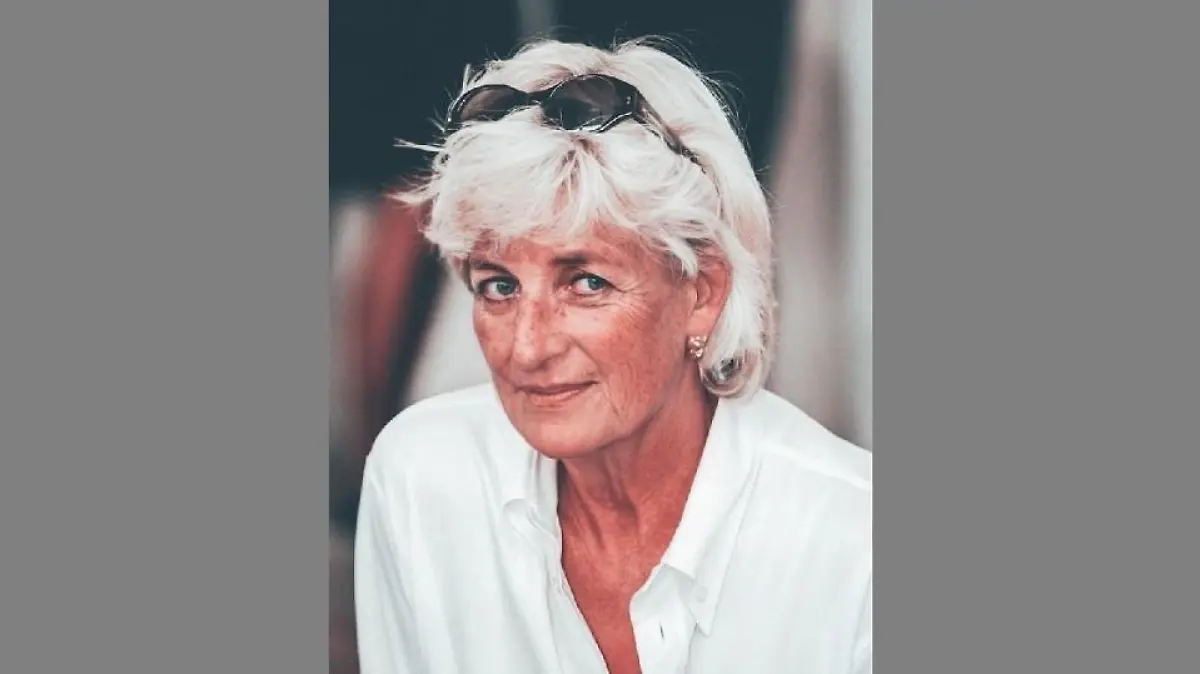 Der Künstler Alper Yesiltas hat mittels einer KI-Technologie ein Portrait von Diana, wie sie heute aussehen würde, erschaffen.