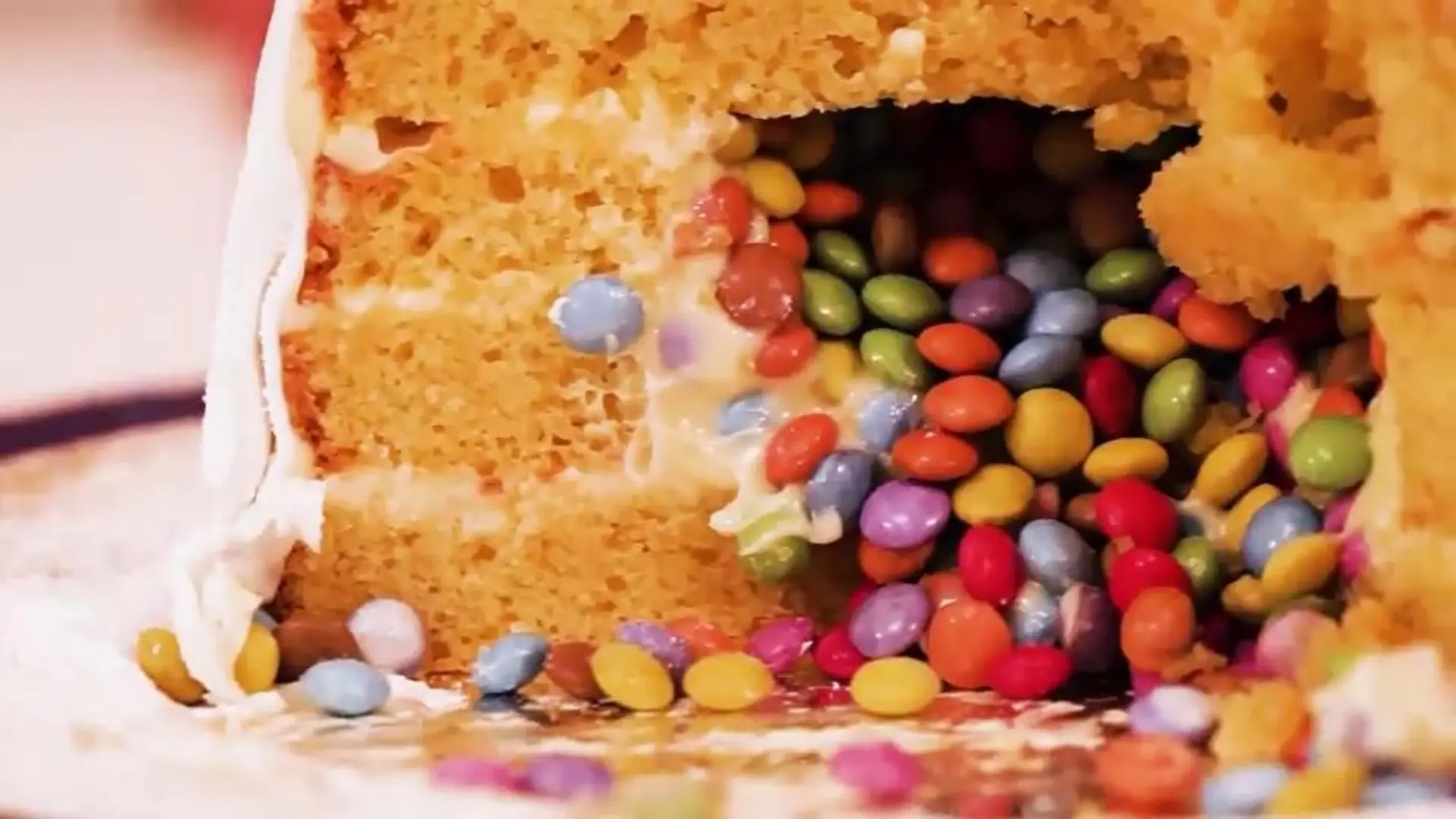 Pinata-Torte