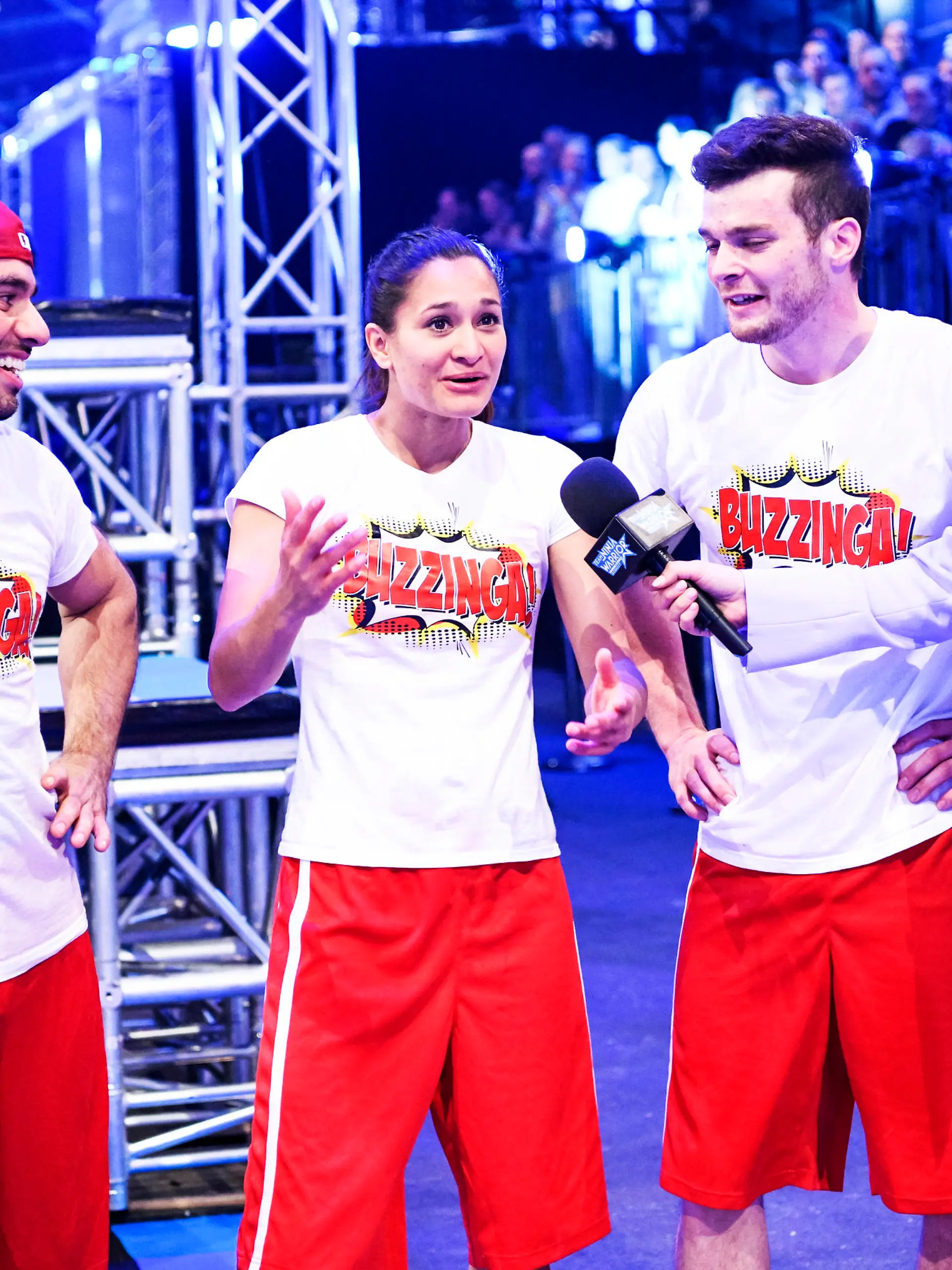 BU: Das Team "Buzzinga" mit Omid Bayat (l.), Pamela Forster und Oliver Edelmann zieht in das Finale ein. Rechts Moderatorin Laura Wontorra.
BB: Zweite Staffel, Foto: TVNOW / Markus Hertrich, Final-Qualifikation, Finalqualifikation, Gruppenfoto, AZ 29.04.2019, AZ 01, AZ01