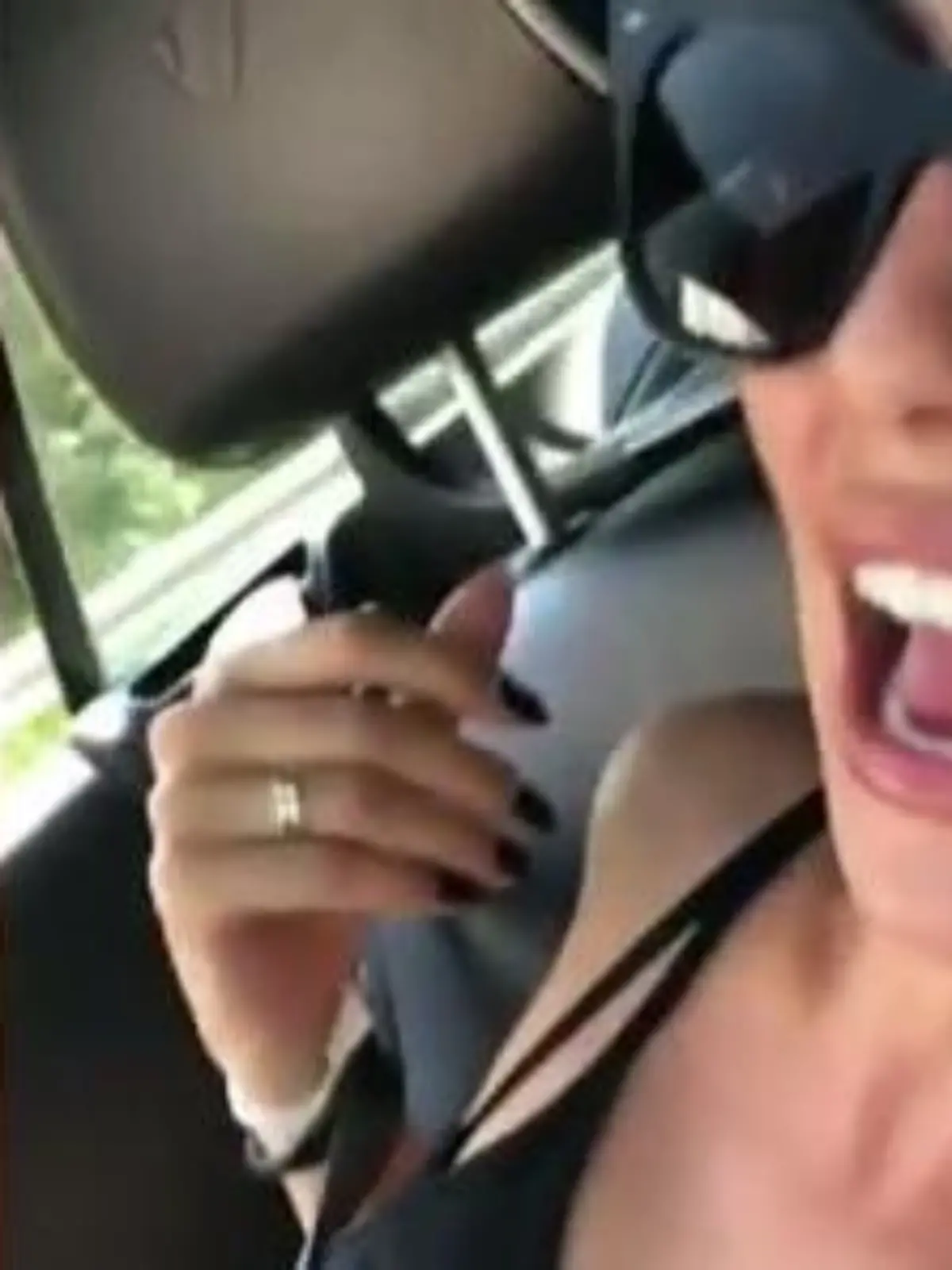 Bild zu: "Käfer im Auto: Yeliz Koc rastet aus"