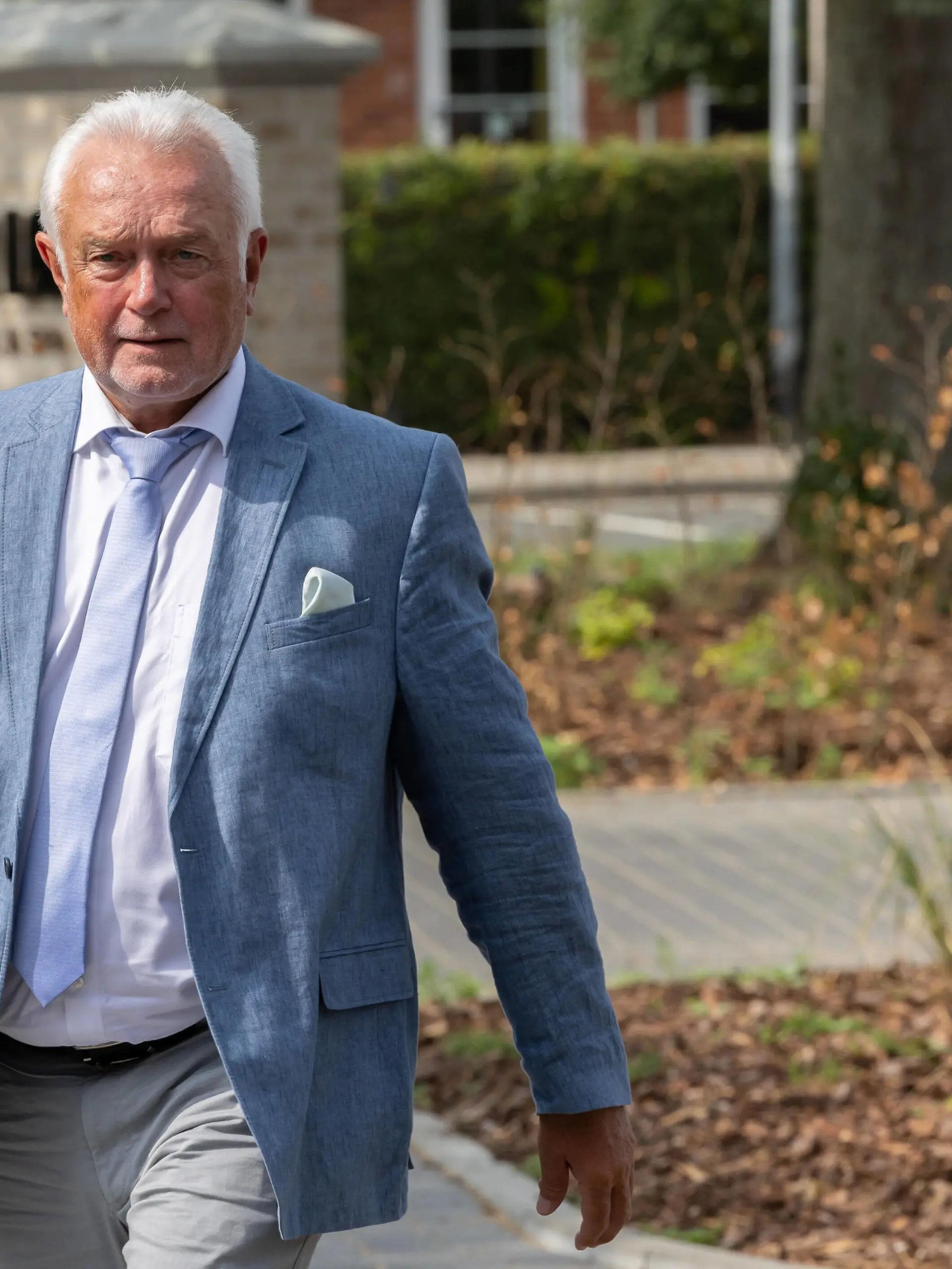  News Bilder des Tages Wolfgang Kubicki FDP auf Sommertour in Schleswig-Holstein Wolfgang Kubicki macht heute Halt in Brunsbüttel um sich vor Ort zu informieren, dazu traf er sich mit zahlreichen Bürgern und Verantwortlichen aus der Region. Brunsbüttel River Loft Hotel Schleswig Holstein Deutschland DJR55203 *** Wolfgang Kubicki FDP on summer tour in Schleswig Holstein Wolfgang Kubicki makes a stop today in Brunsbüttel to inform himself on the spot, for this he met with numerous citizens and responsible persons from the region Brunsbüttel River Loft Hotel Schleswig Holstein Germany DJR55203