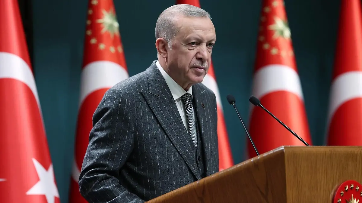  Turkish President Recep Tayyip Erdogan presents statements after the Cabinet meeting in Ankara Turkish President Recep Tayyip Erdogan presents statements after the Cabinet meeting in Ankara, Turkiye on September 26, 2022. Photo by Turkish presidency  apaimages Ankara Istanbul Turkey 260922_Turkiye_TP_00 Copyright: xapaimagesxTurkishxpresidencyxxapaimagesx