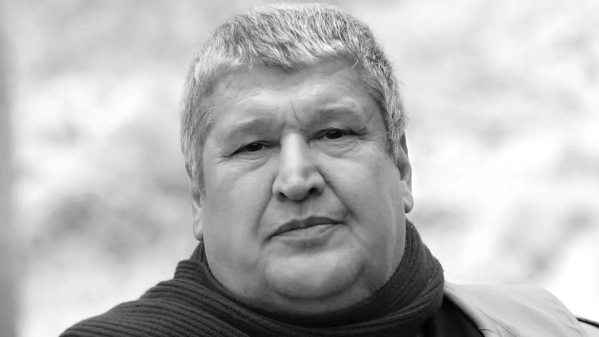 ARCHIV - 05.04.2005, Niedersachsen, Etelsen: Helmut Krauss, deutscher Schauspieler («Atemlos durch die Nacht», «Der Rosengarten», «Löwenzahn»), am Rande der Dreharbeiten zu dem Kinofilm «Vineta» bei Etelsen (Kreis Verden). Im Alter von 78 Jahren ist der Schauspieler und Kabarettist Helmut Krauss gestorben. Foto: Ingo Wagner/dpa +++ dpa-Bildfunk +++