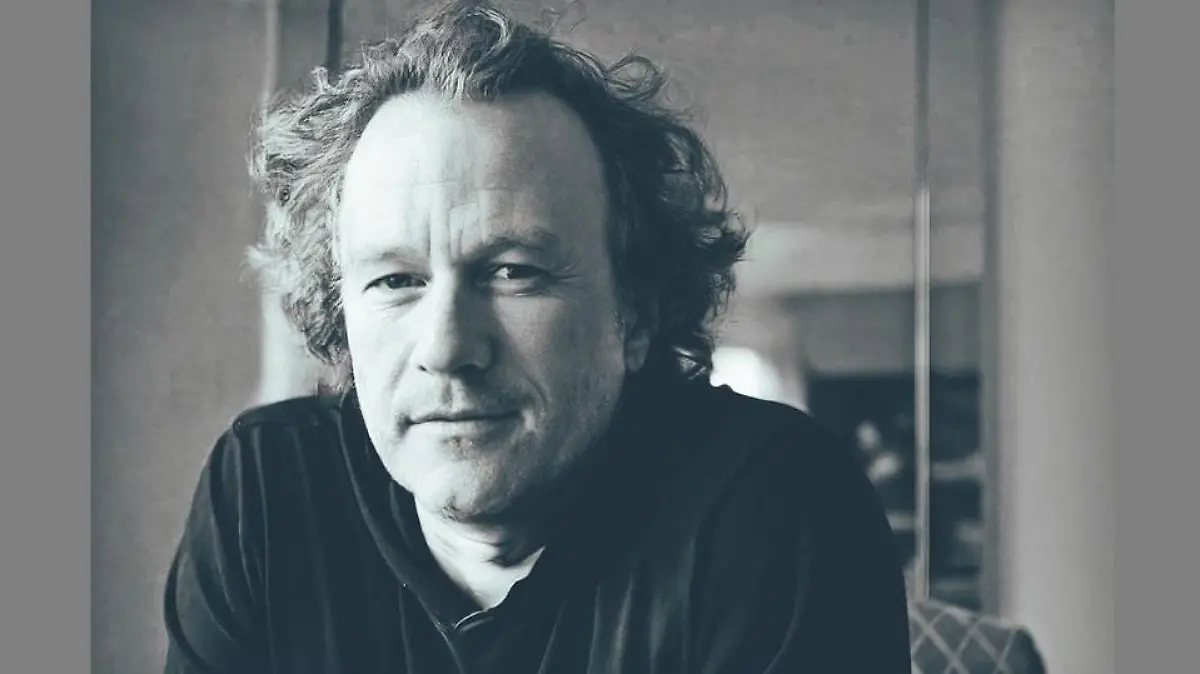 Der Künstler Alper Yesiltas hat mittels einer KI-Technologie ein Portrait von Heath Ledger, wie er heute aussehen würde, erschaffen.